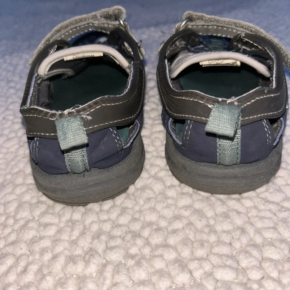 OshKosh Bgosh EverPlay Kids Navy Blue Grey Closed Toe Water Hybrid Sandals 10.5